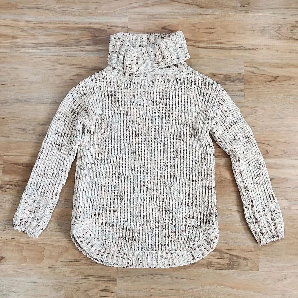 🔹️Jessica Simpson Cream Confetti Cowl Neck Sweater Small